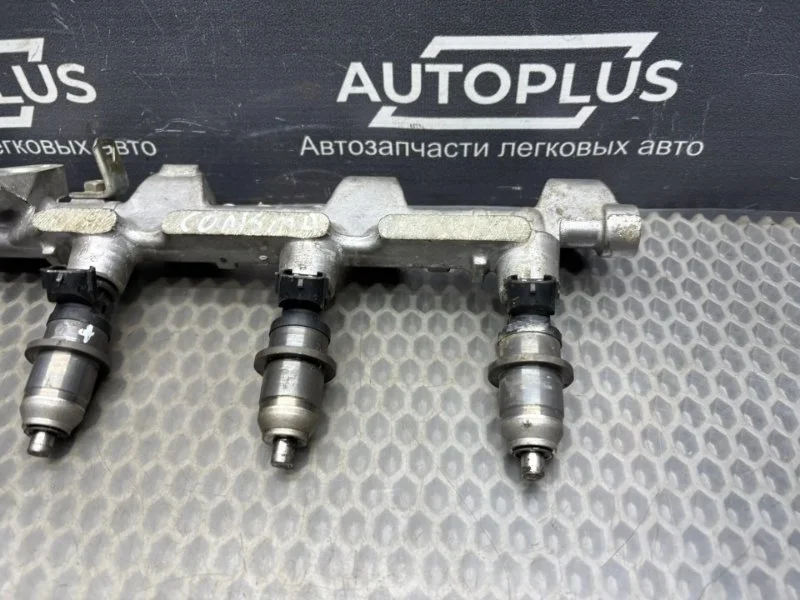 Топливная рампа Mitsubishi Carisma ЛИФТБЕК 4G93 - миниатюра 3