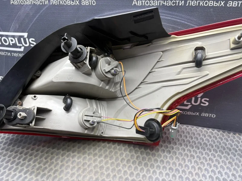 Фонарь задний левый Ford Focus СЕДАН 1.6 PNDA 2011 - миниатюра 8