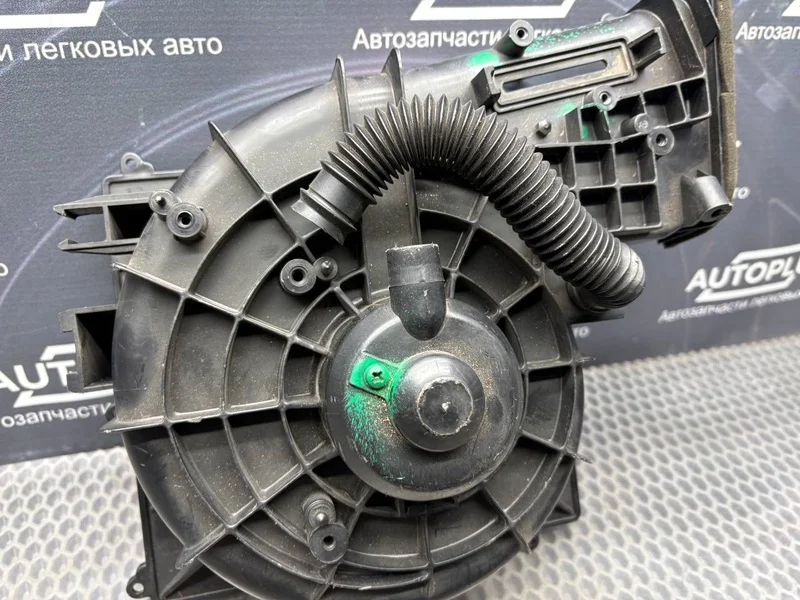 Моторчик печки Nissan Almera N16 СЕДАН 1.8 QG18DE - миниатюра 6
