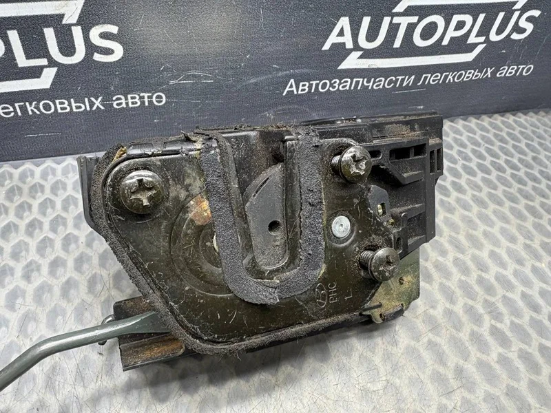 Замок боковой двери передний левый Hyundai Matrix - миниатюра 2
