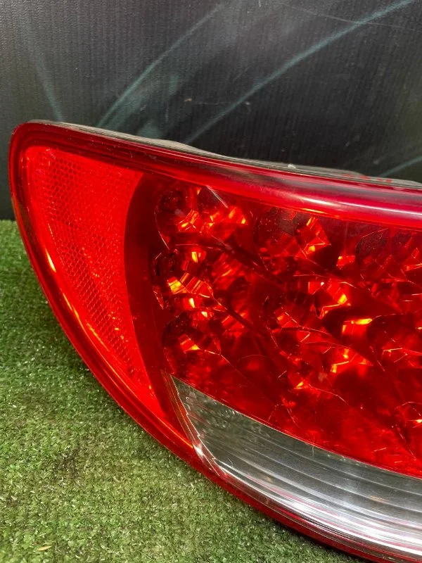 Фонарь задний левый Hyundai Grandeur 4 2.7 G6EA - миниатюра 2