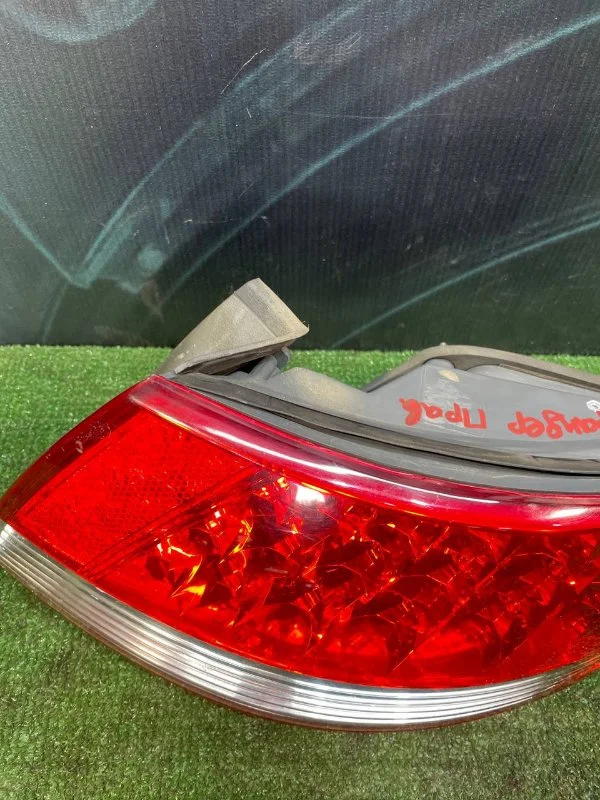 Фонарь задний правый Hyundai Grandeur 4 2.7 G6EA - миниатюра 9