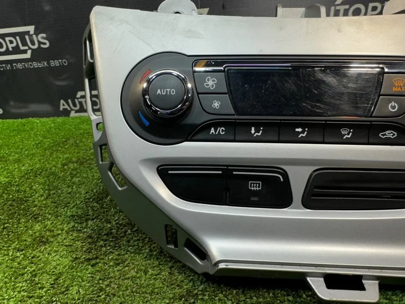 Блок управления климат-контролем Ford Focus СЕДАН - миниатюра 2