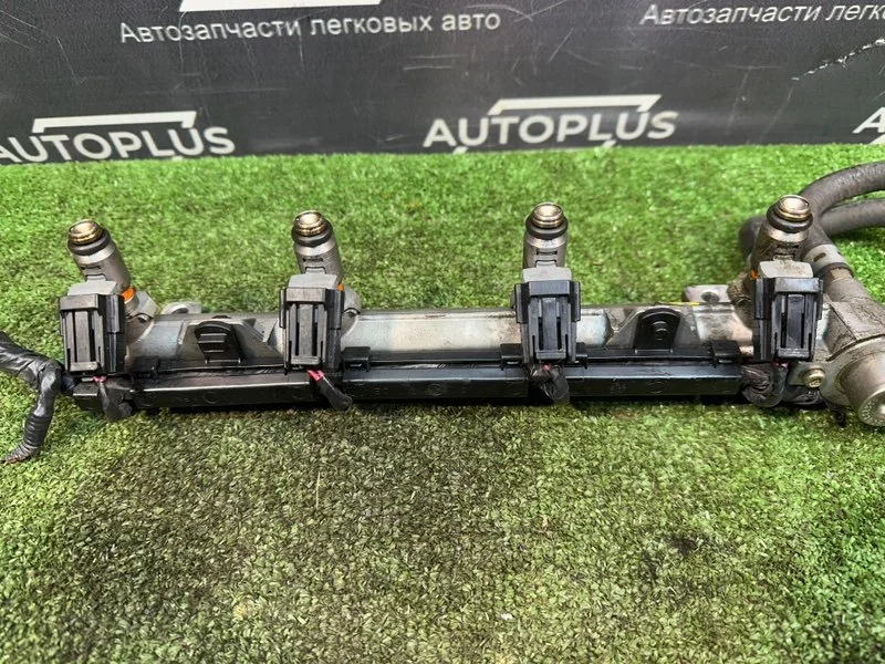 Топливная рампа Volkswagen Golf 4 1.4 AXP 2003 - миниатюра 2