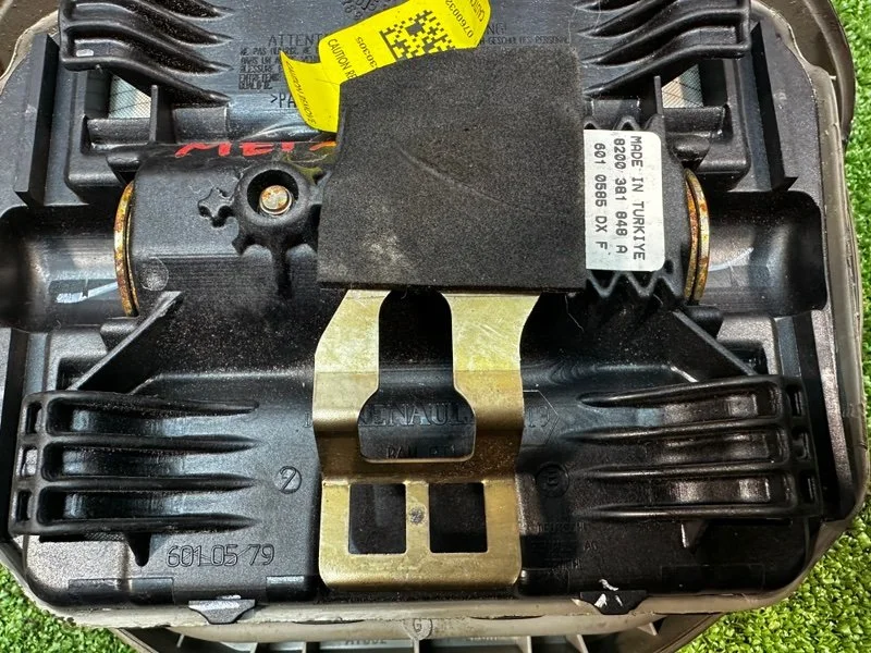 Подушка в руль Renault Megane СЕДАН K4MW761 2005 - миниатюра 8