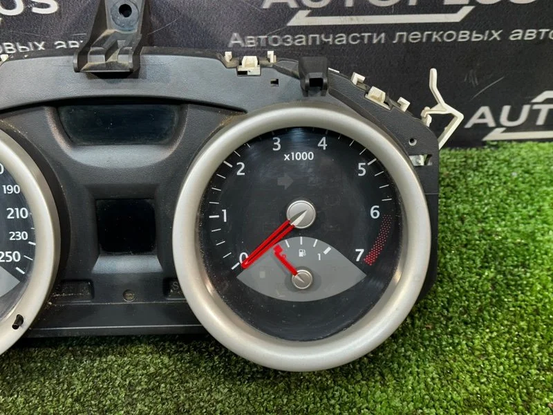 Панель приборов Renault Megane СЕДАН K4MW761 2005 - миниатюра 3