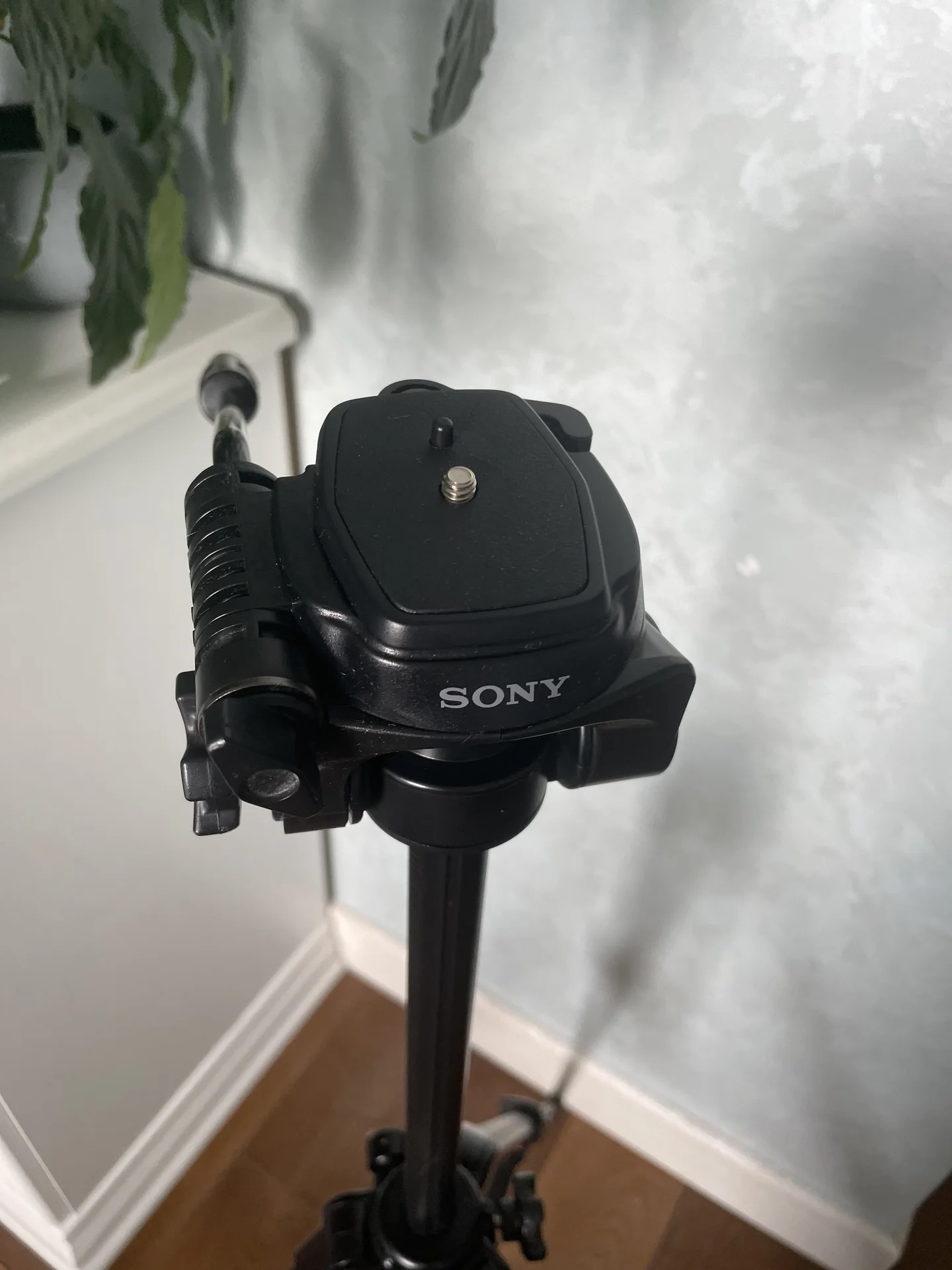Штатив-тренога Sony VCT-R640 для фото/видеотехники - миниатюра 13