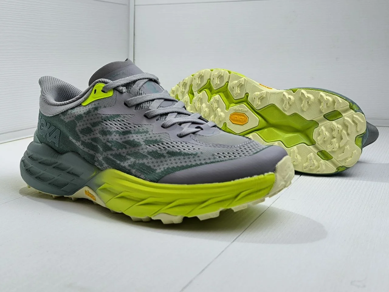 Кроссовки мужские летние Hoka Speedgoat 5 - миниатюра 2