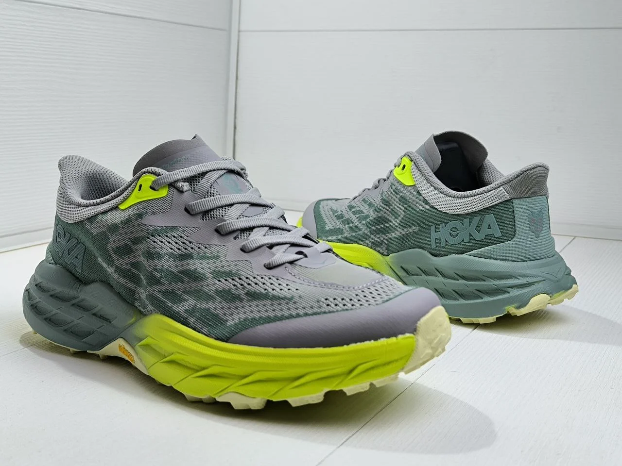 Кроссовки мужские летние Hoka Speedgoat 5 - миниатюра 3