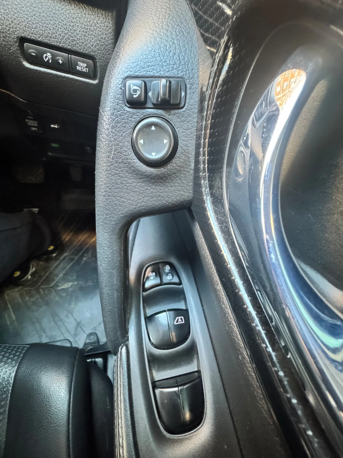 Nissan x trail t 32 hybrid - миниатюра 9