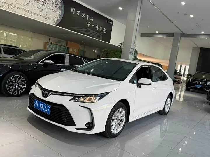 Toyota Corolla 1.2T 2022 Год - изображение 1