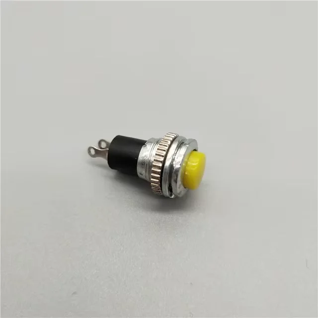 панельная кнопка, резьба 12 мм, жёлтый плунжер, momentary, 2 pin
