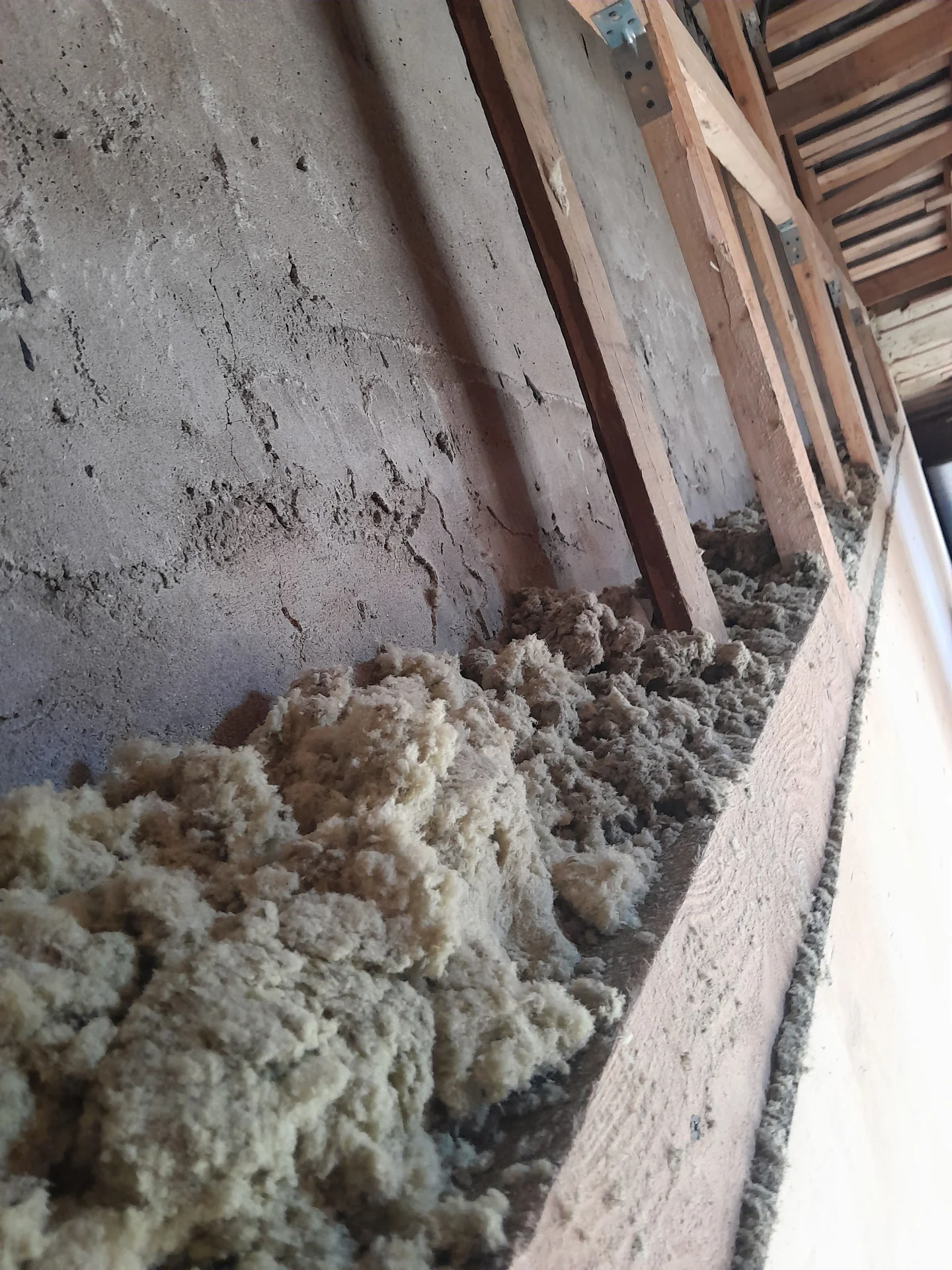 Задувка базальтовой крошки, напыление ППС гранулы - миниатюра 4