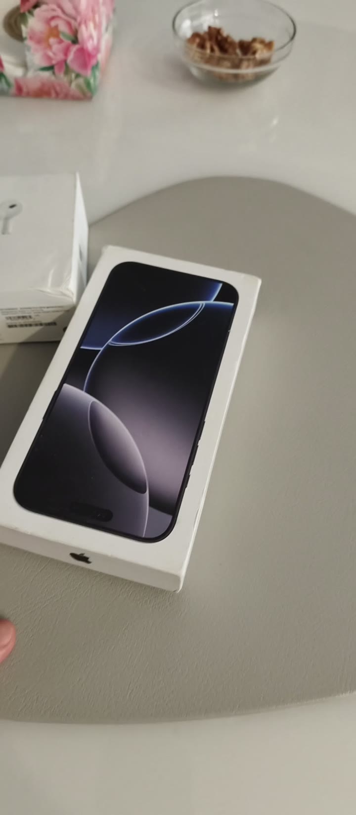 Apple iPhone 16Pro max 512Gb+наушники - видео 5