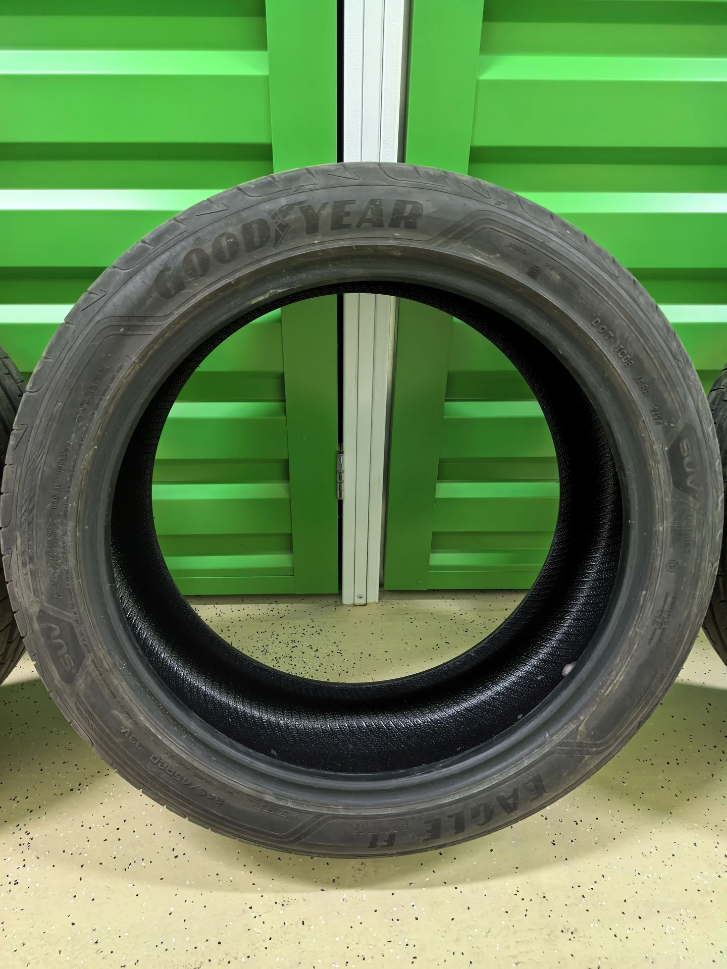 Goodyear Eagle F1
Размер: 245/45 R20 Лето - миниатюра 2