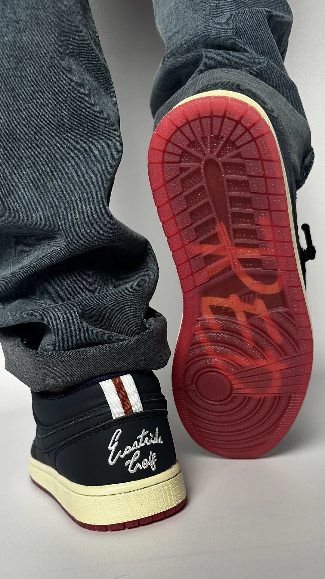 Кроссовки Eastside Golf x Air Jordan 1 Low Out the - миниатюра 2