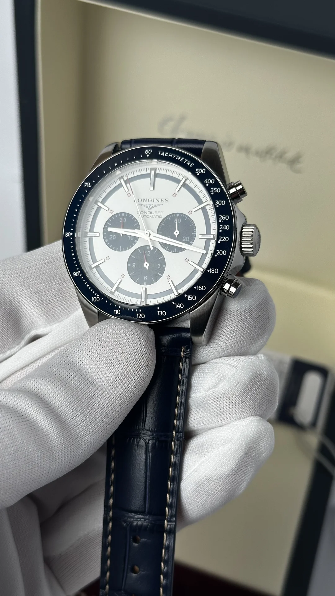 Часы Longines Conquest L3.835.4 - миниатюра 2
