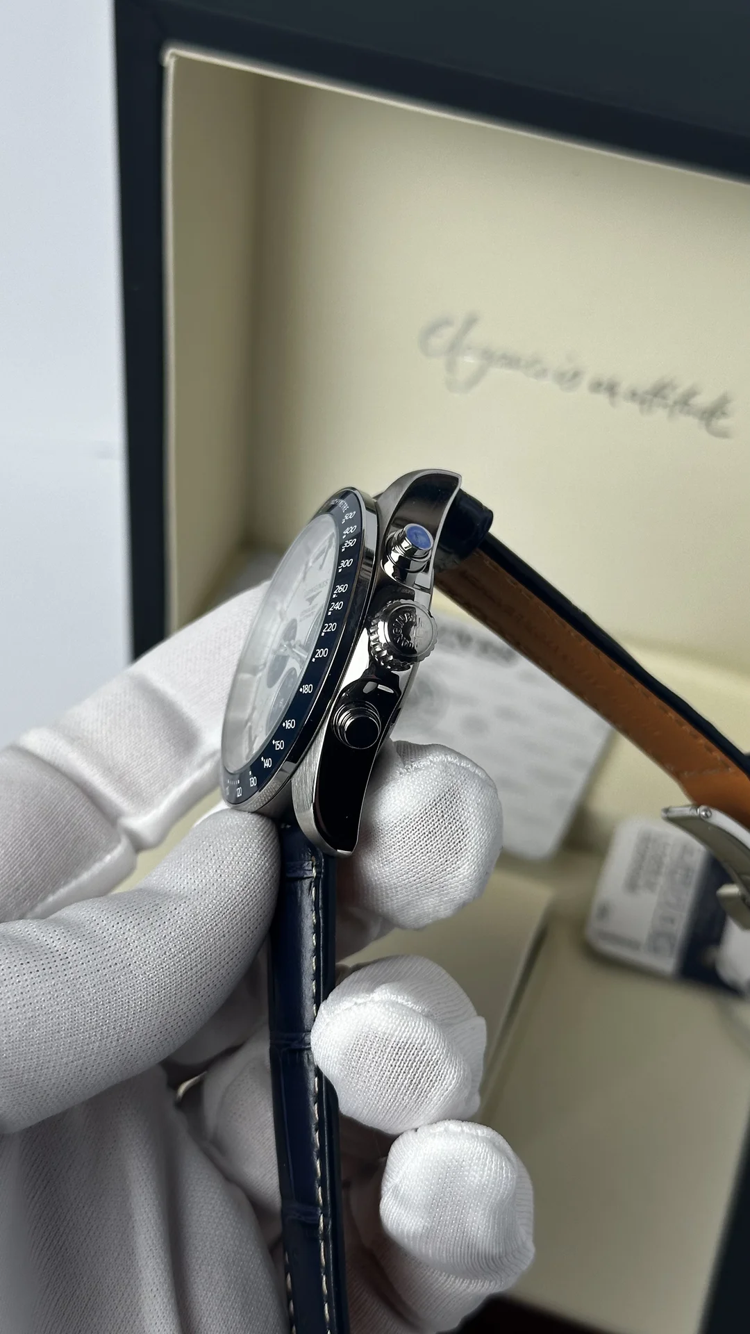 Часы Longines Conquest L3.835.4 - миниатюра 4
