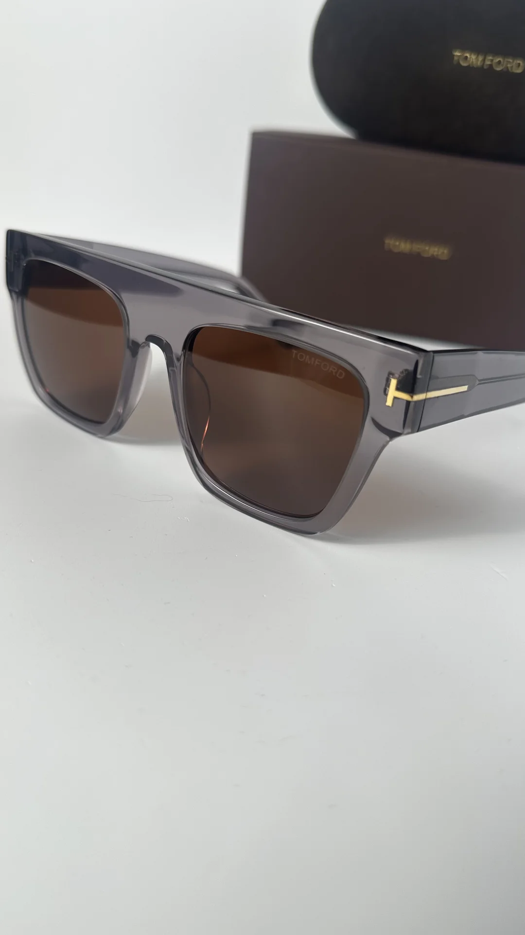 Солнцезащитные очки Tom Ford