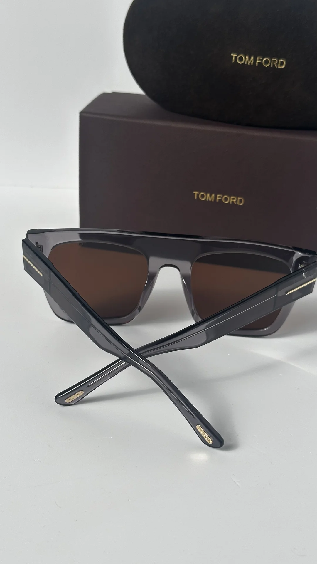 Солнцезащитные очки Tom Ford - миниатюра 9