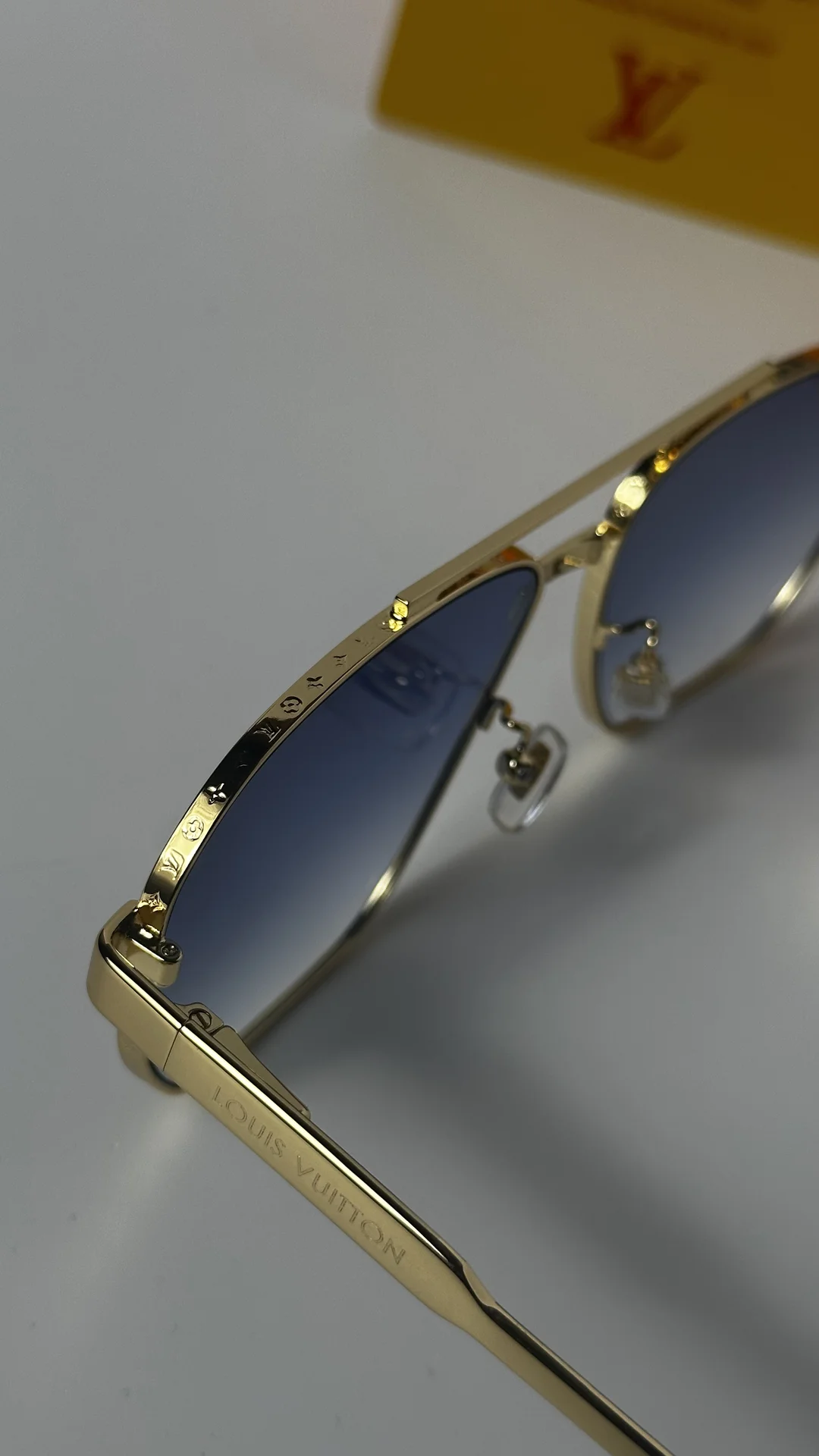 Солнцезащитные очки Louis Vuitton - миниатюра 5