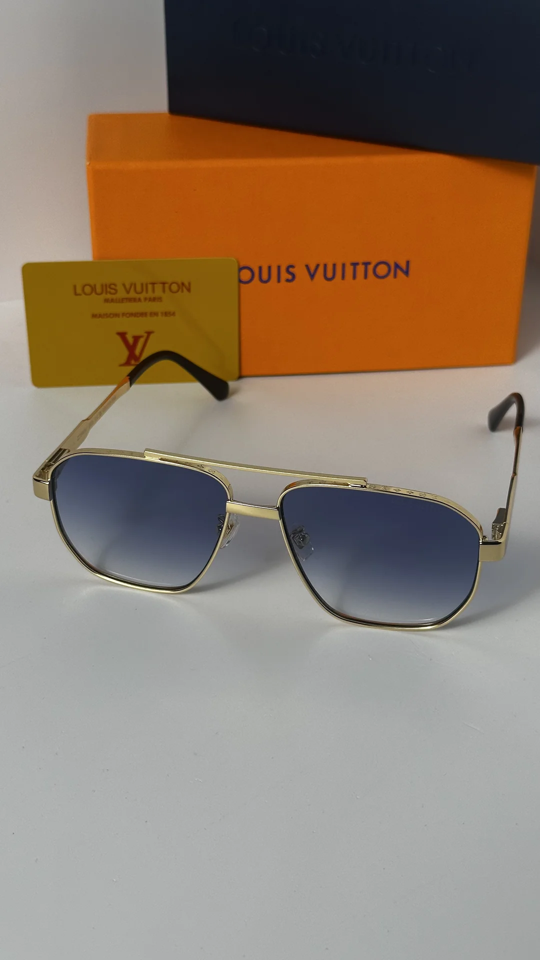 Солнцезащитные очки Louis Vuitton - миниатюра 7