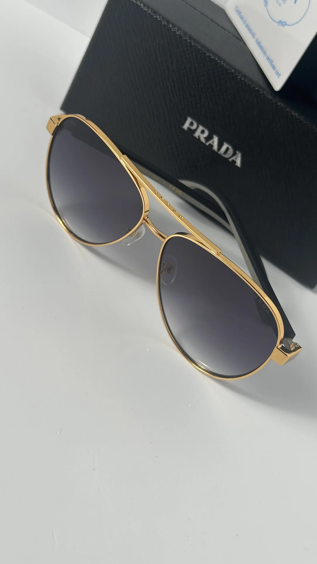 Солнцезащитные очки Prada - миниатюра 9