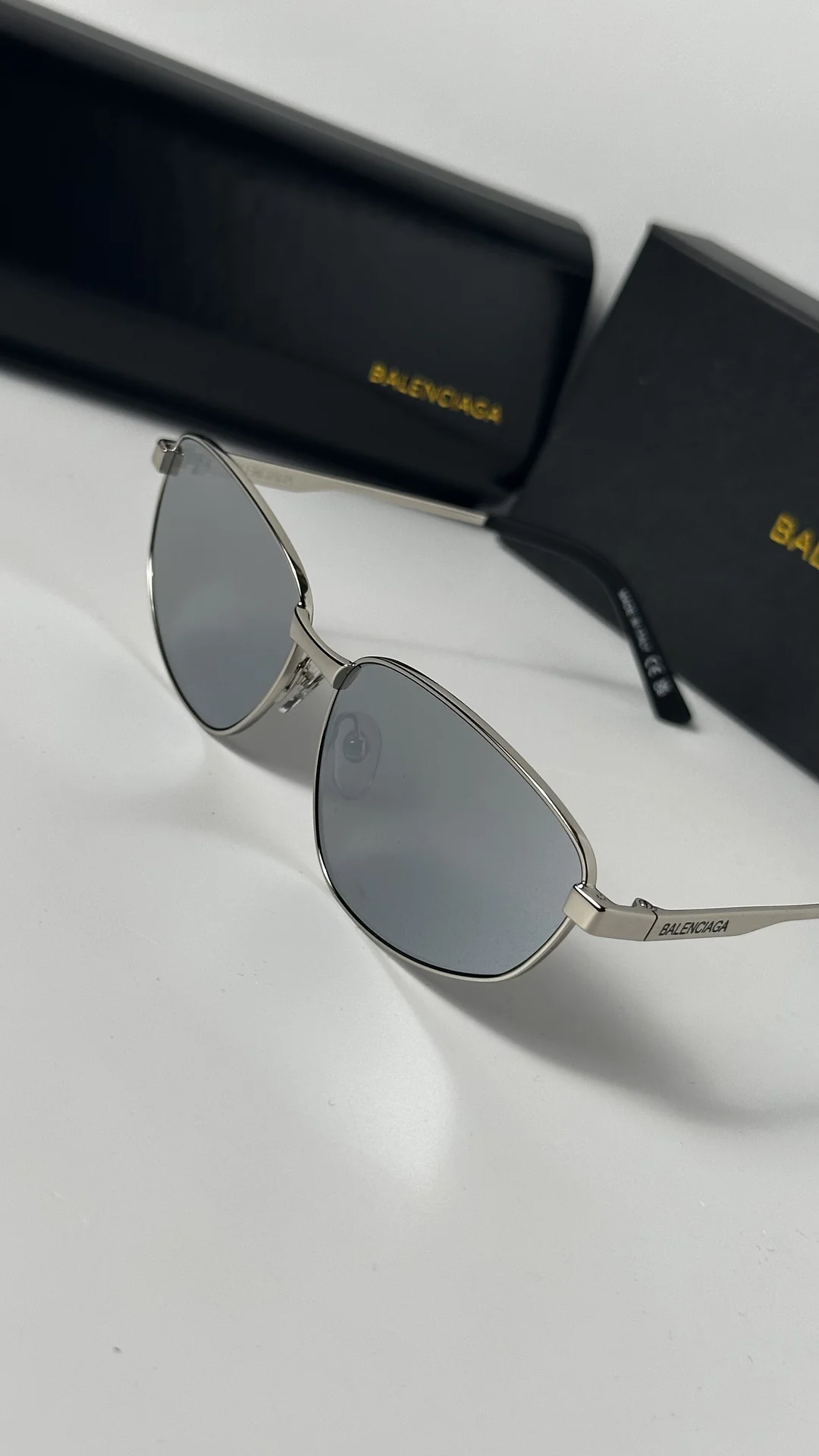 Очки Balenciaga - изображение 1