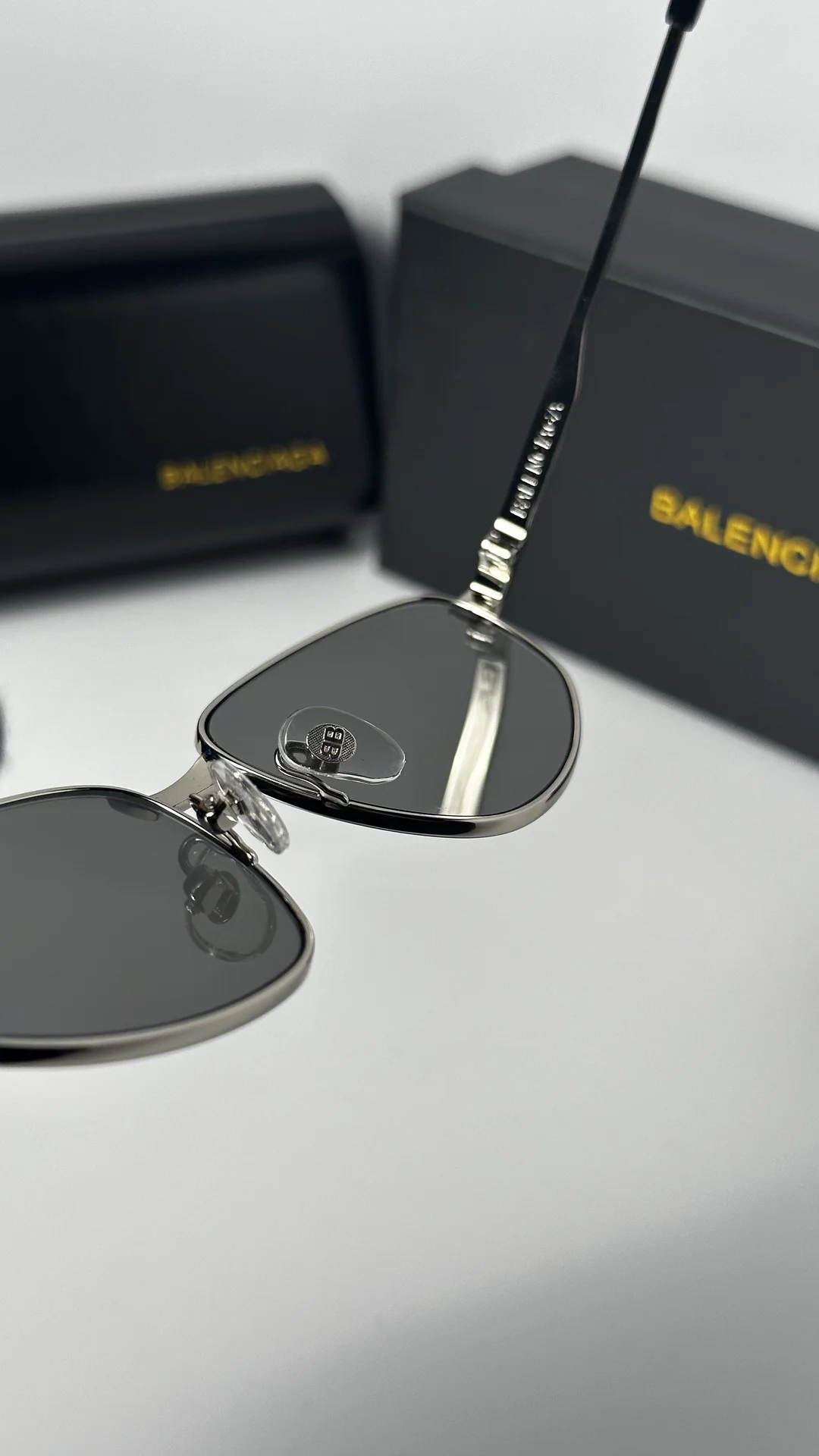 Очки Balenciaga - миниатюра 5