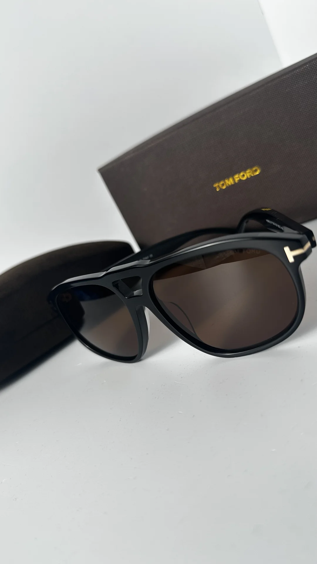 Солнцезащитные очки Tom Ford коричневые - миниатюра 3