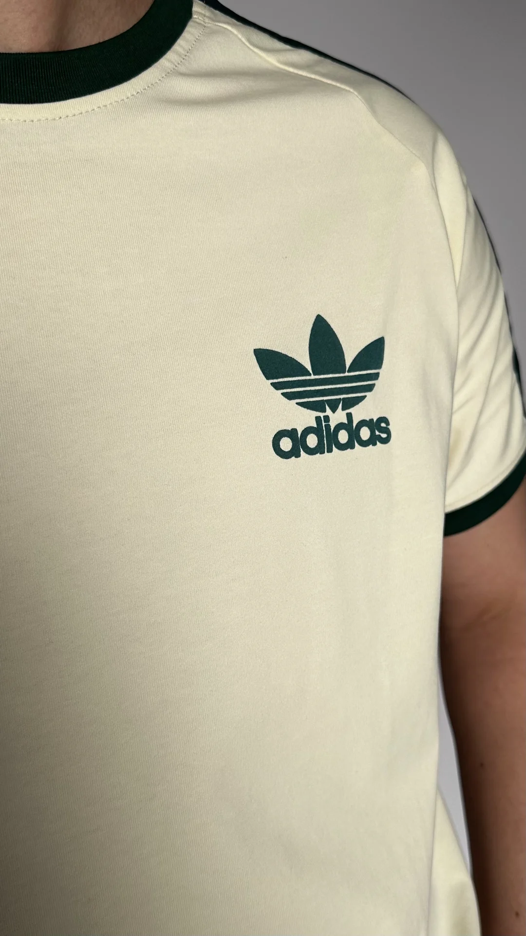 Футболка Adidas originals - миниатюра 3