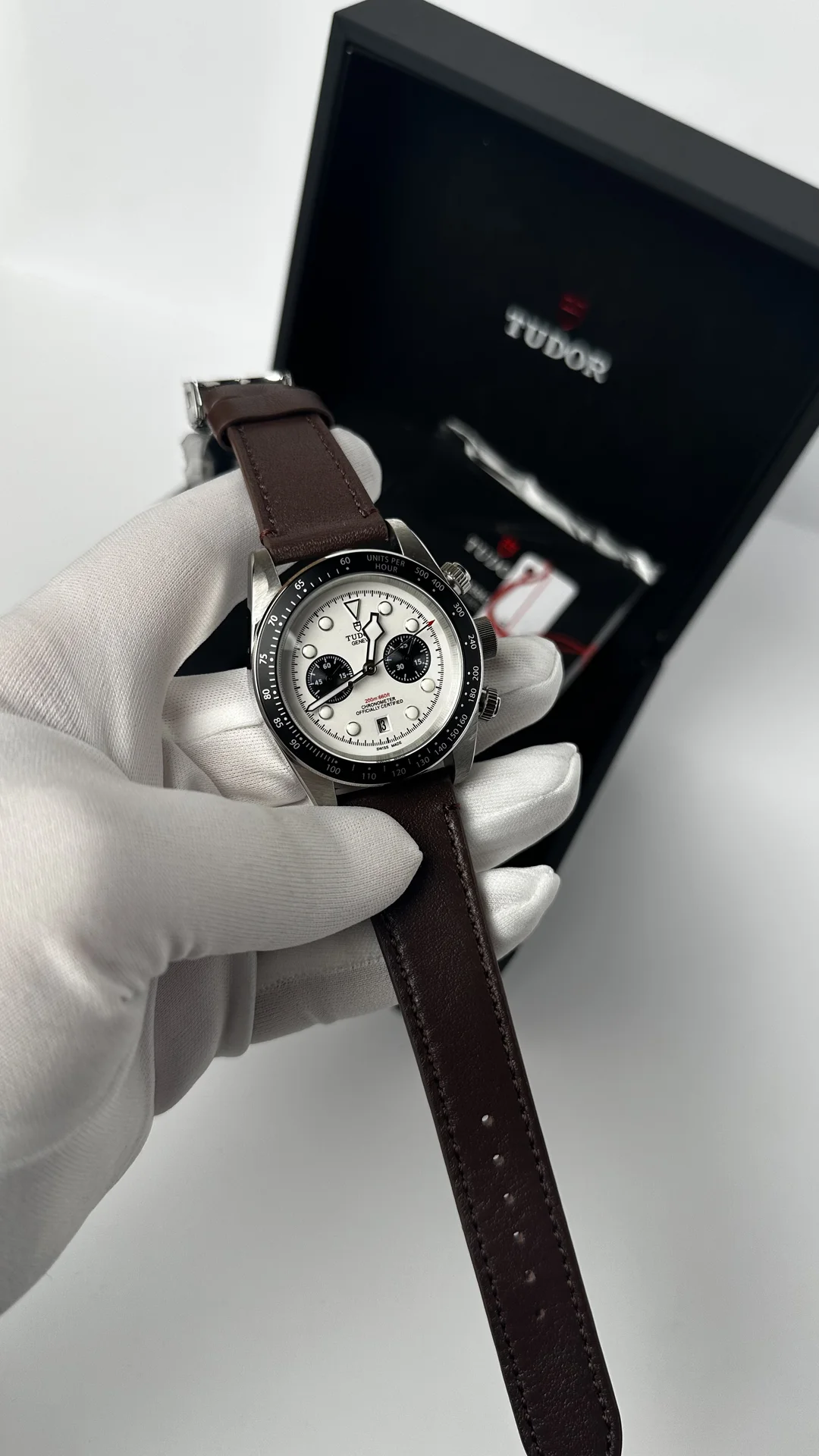 Часы Tudor - миниатюра 10