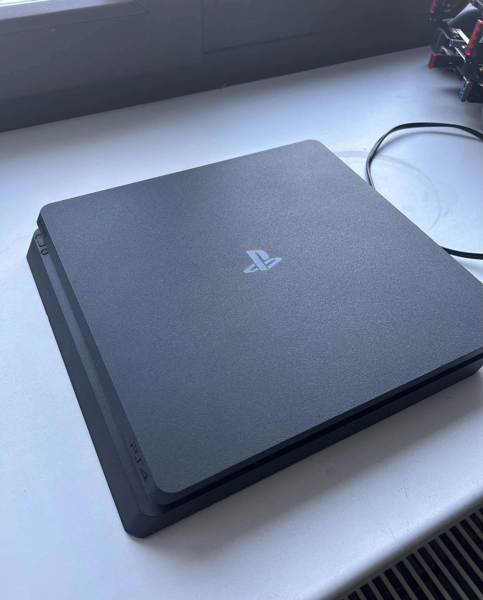 Ps 4 slim - миниатюра 3