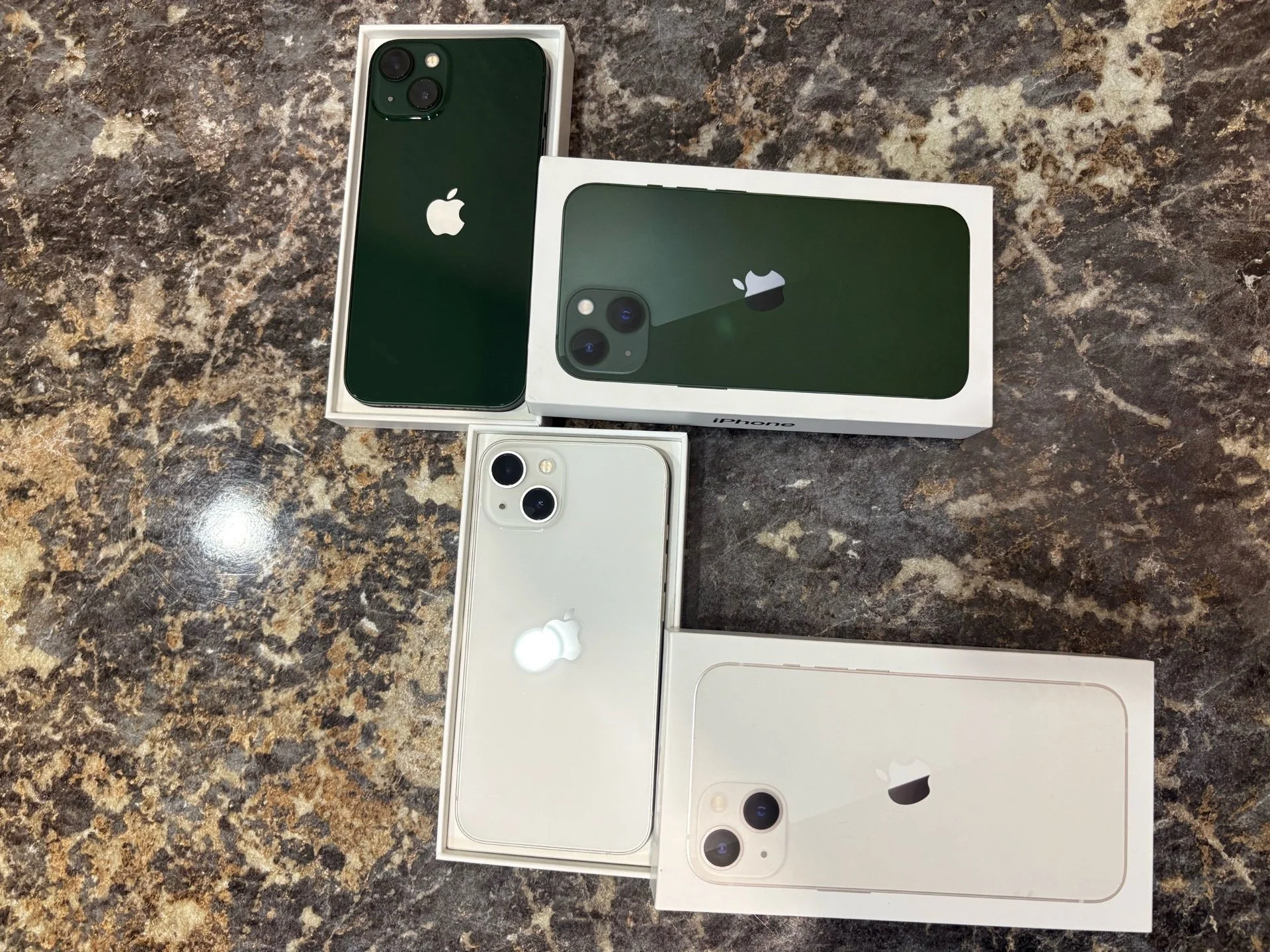 Лот 2 x Apple iPhone 13 на 128GB - миниатюра 4