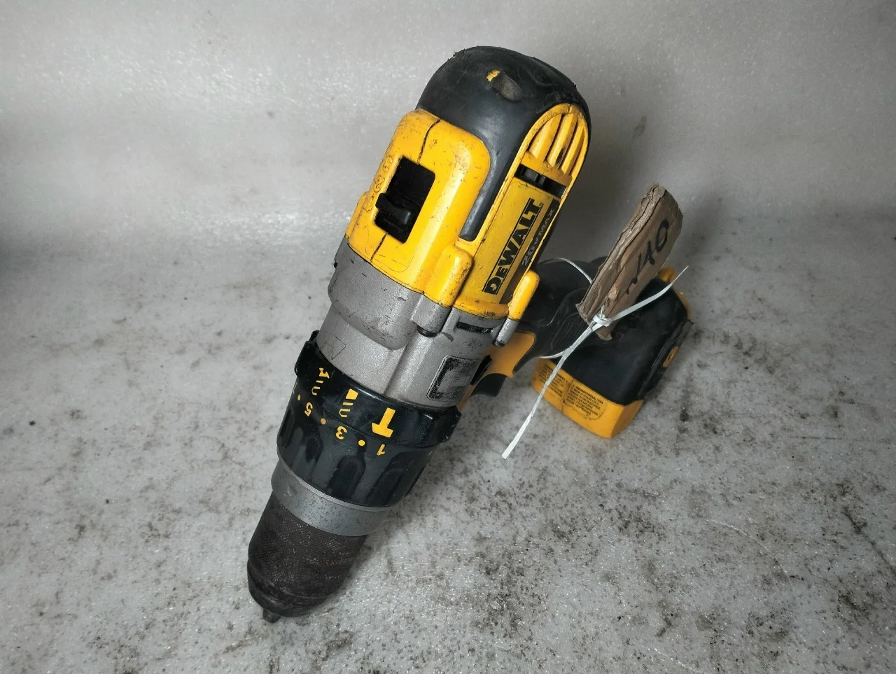 Dewalt DCD985 Ударная дрель-шуруповерт USA Б/У - миниатюра 2