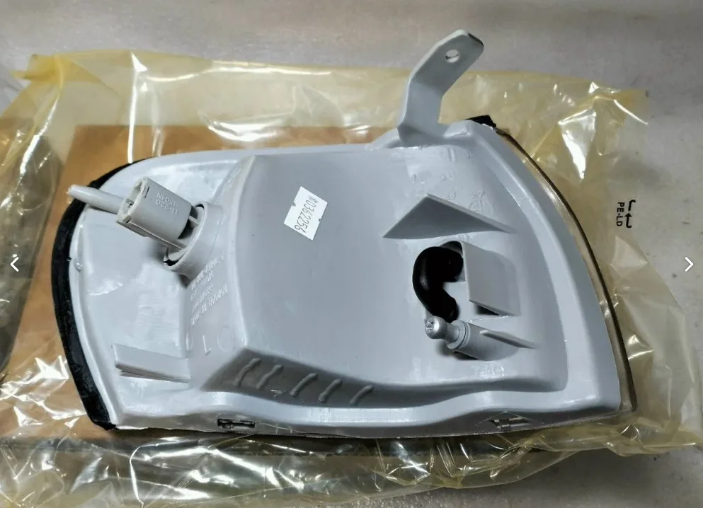 Subaru Impreza GC GF - Поворотник новый - миниатюра 4