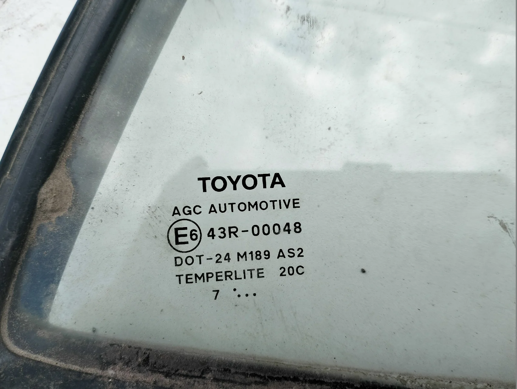 Toyota Auris E150 Форточка двери задняя правая - миниатюра 2