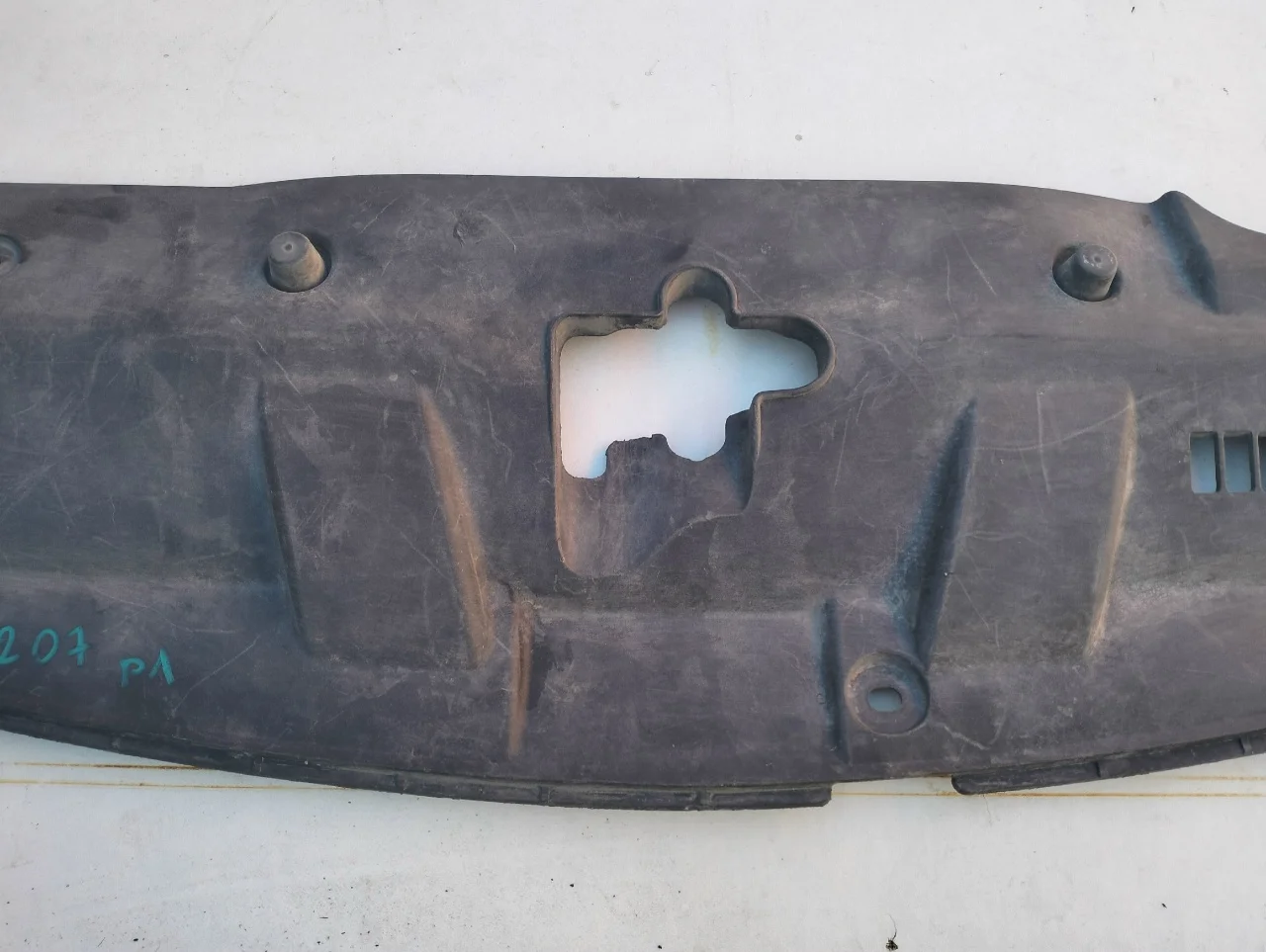 Honda Civic 2005 - Накладка на замок капота - миниатюра 3