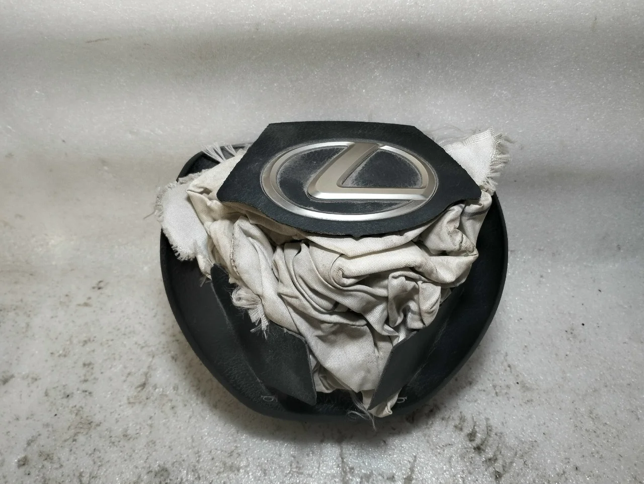 Lexus GS / ES - Подушка в руль