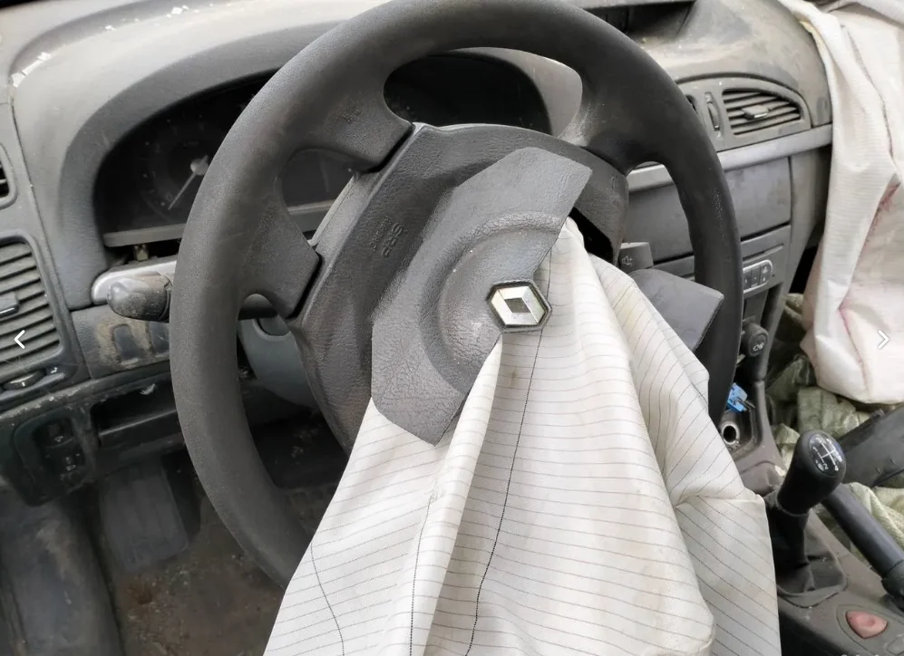 Renault Laguna 2 с 2005г. - Руль и прочее - изображение 1