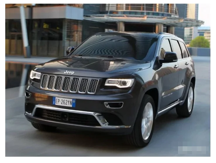 Jeep Grand Cherokee c 2013г. - Капот - миниатюра 9