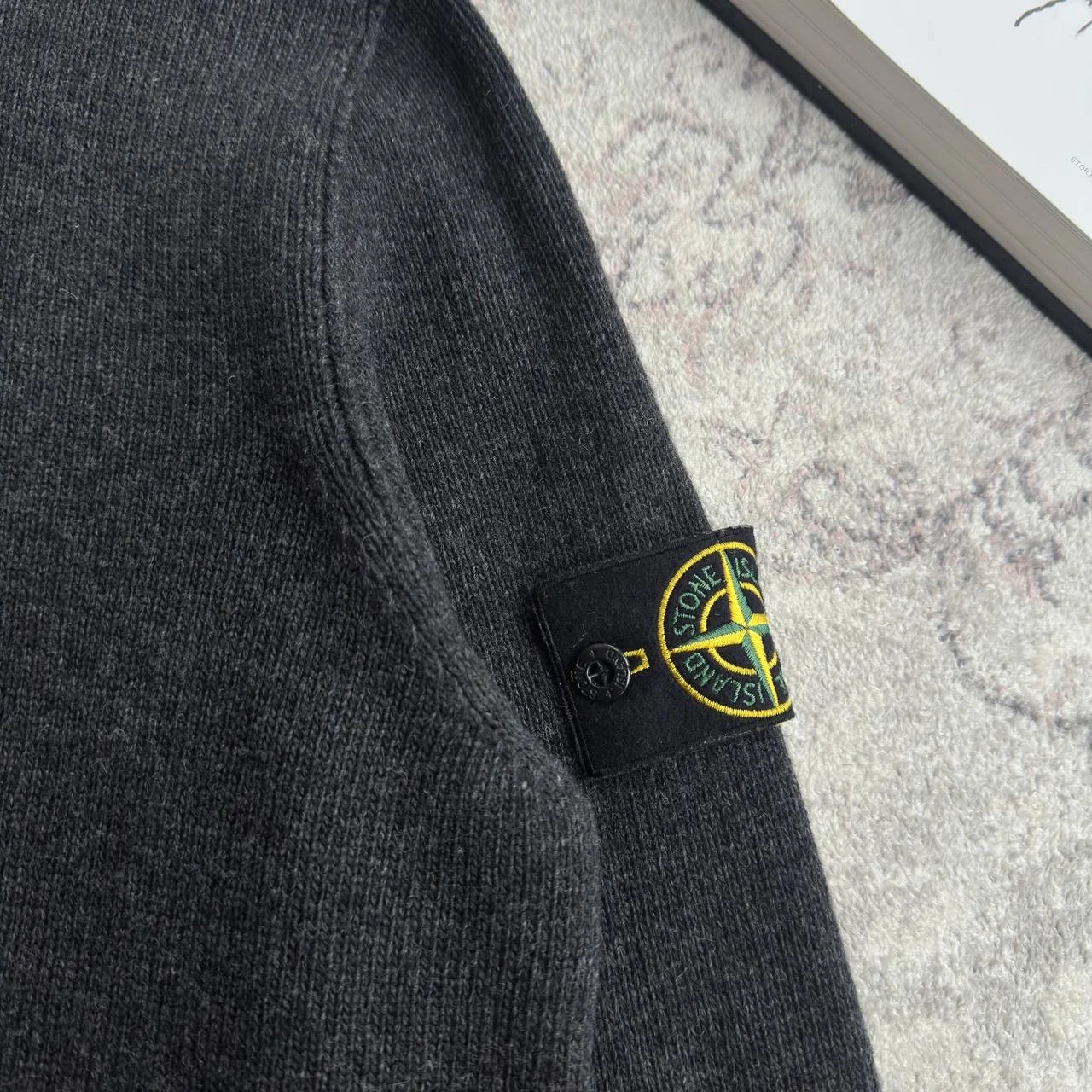Свитер Stone Island 1/4 Zip 6715508A3 - миниатюра 3