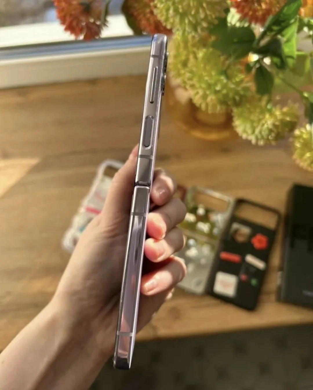 Samsung Galaxy Z Flip4, 8/128 ГБ, SIM + eSIM - миниатюра 6