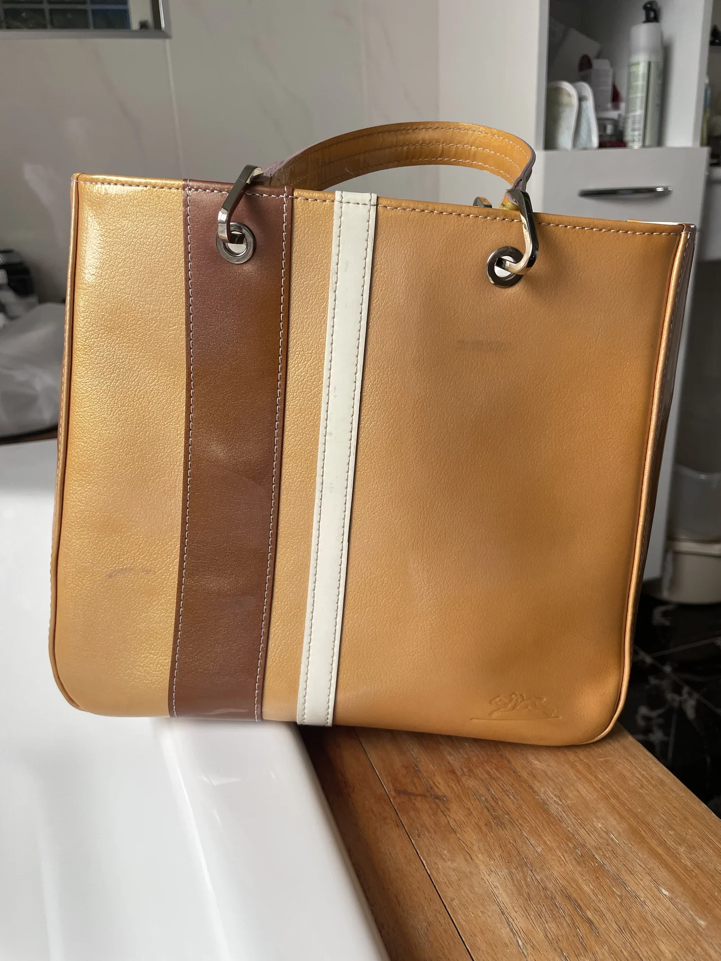 Лаковая сумка Longchamp - изображение 1