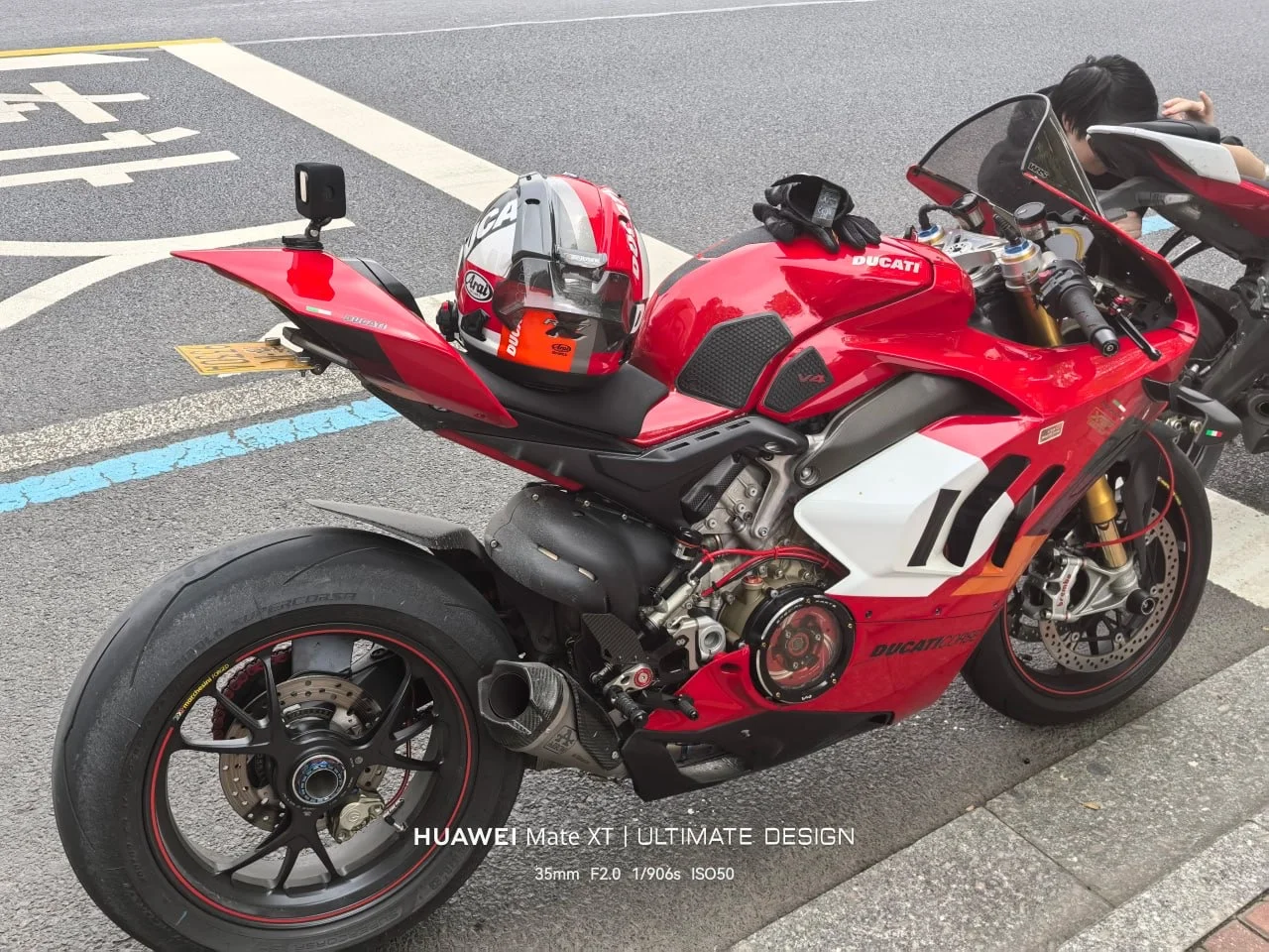 Ducati Panigale V4S 2019 года - миниатюра 2