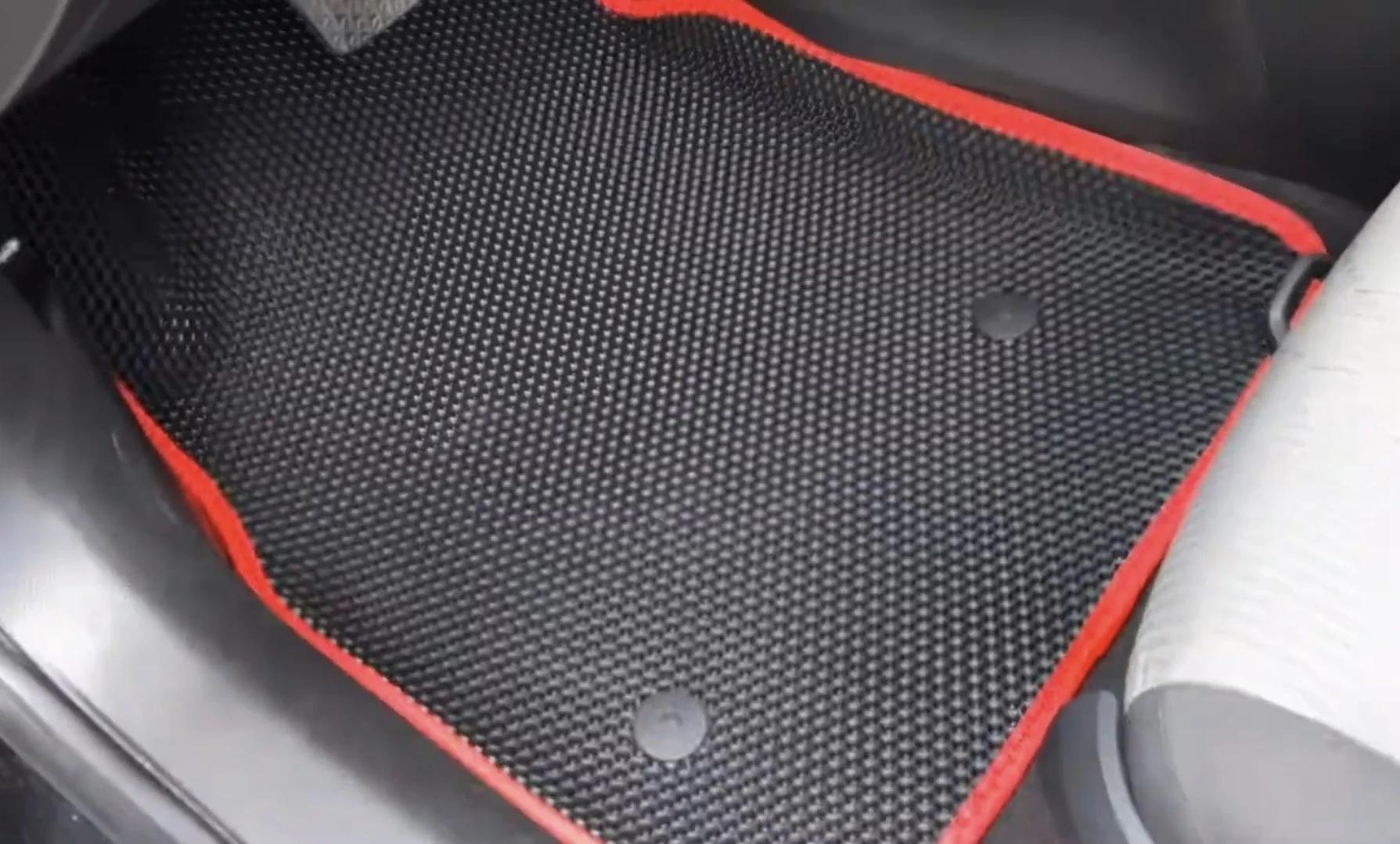 EVA ковры с 3D бортами для любых авто - миниатюра 2