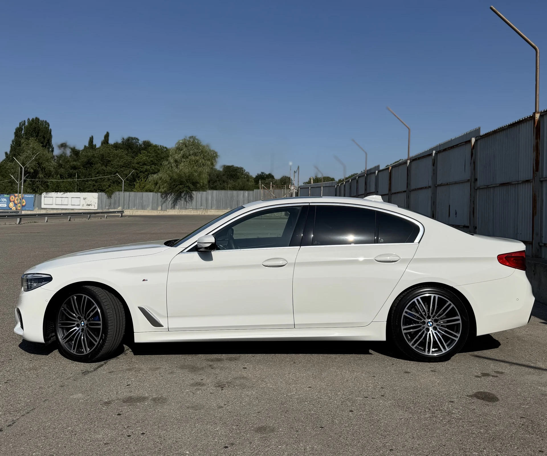 Bmw 5 series - миниатюра 2