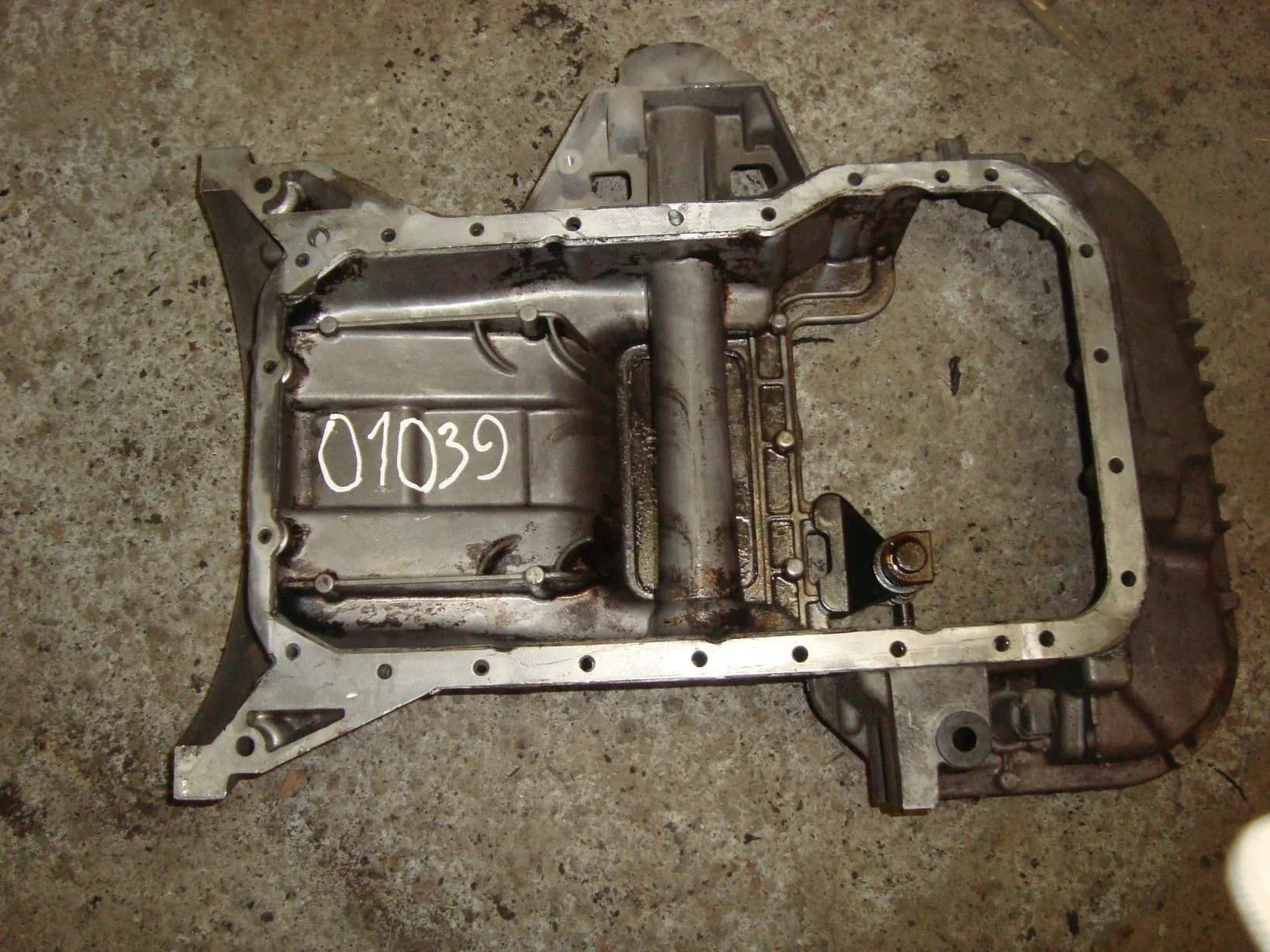 Поддон двигателя Mercedes-Benz W210 112 A1040141602 - изображение 1