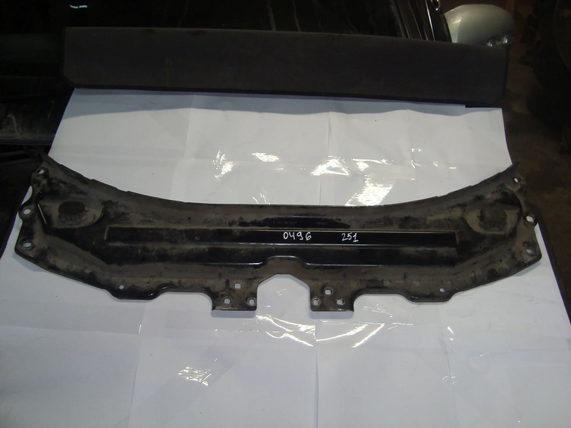 Панель передняя (телевизор) Mercedes-Benz W251 113 A2516200486 - изображение 1