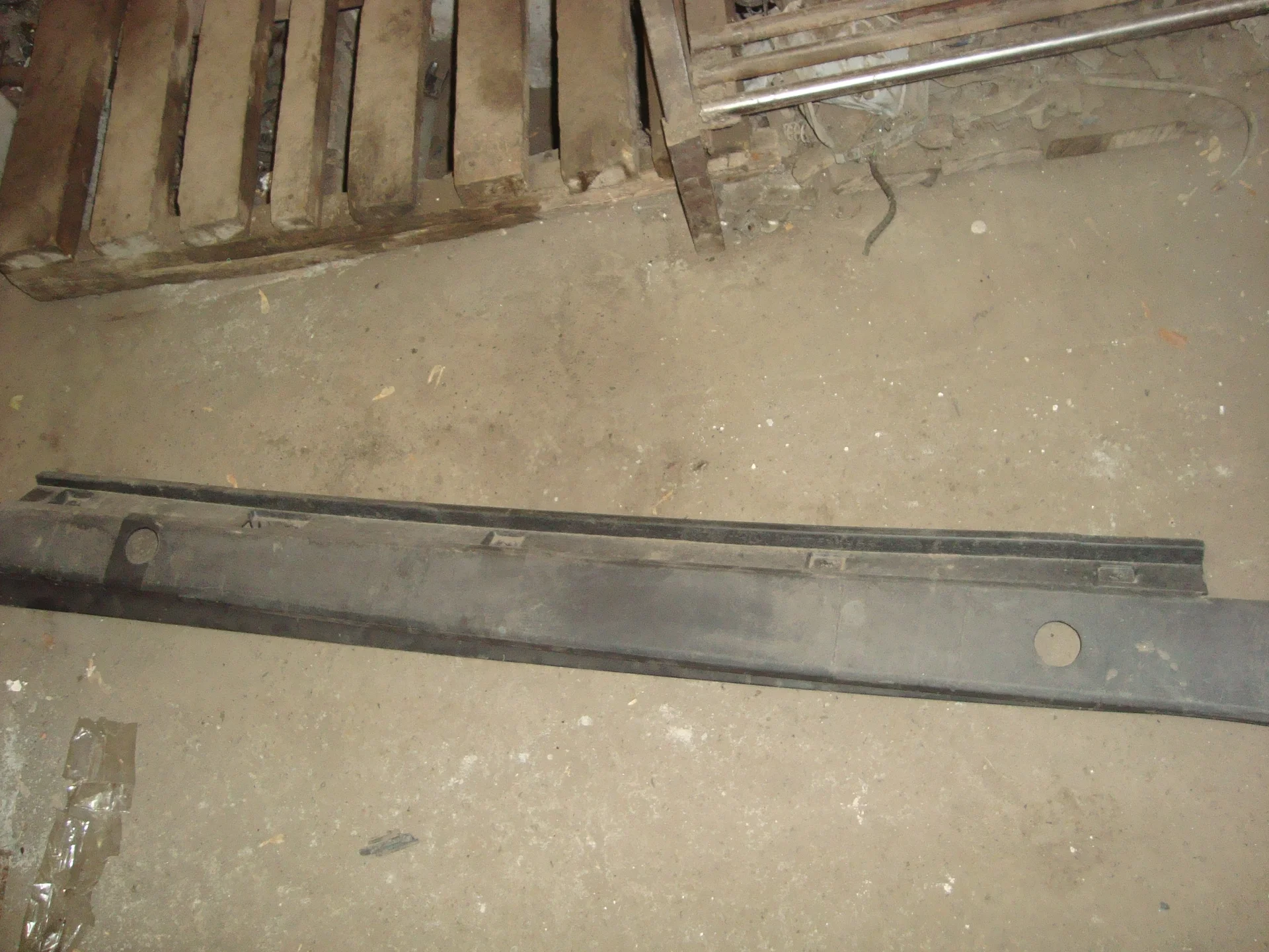 Накладка порога правая Mercedes-Benz W164  A1646900240 - миниатюра 2
